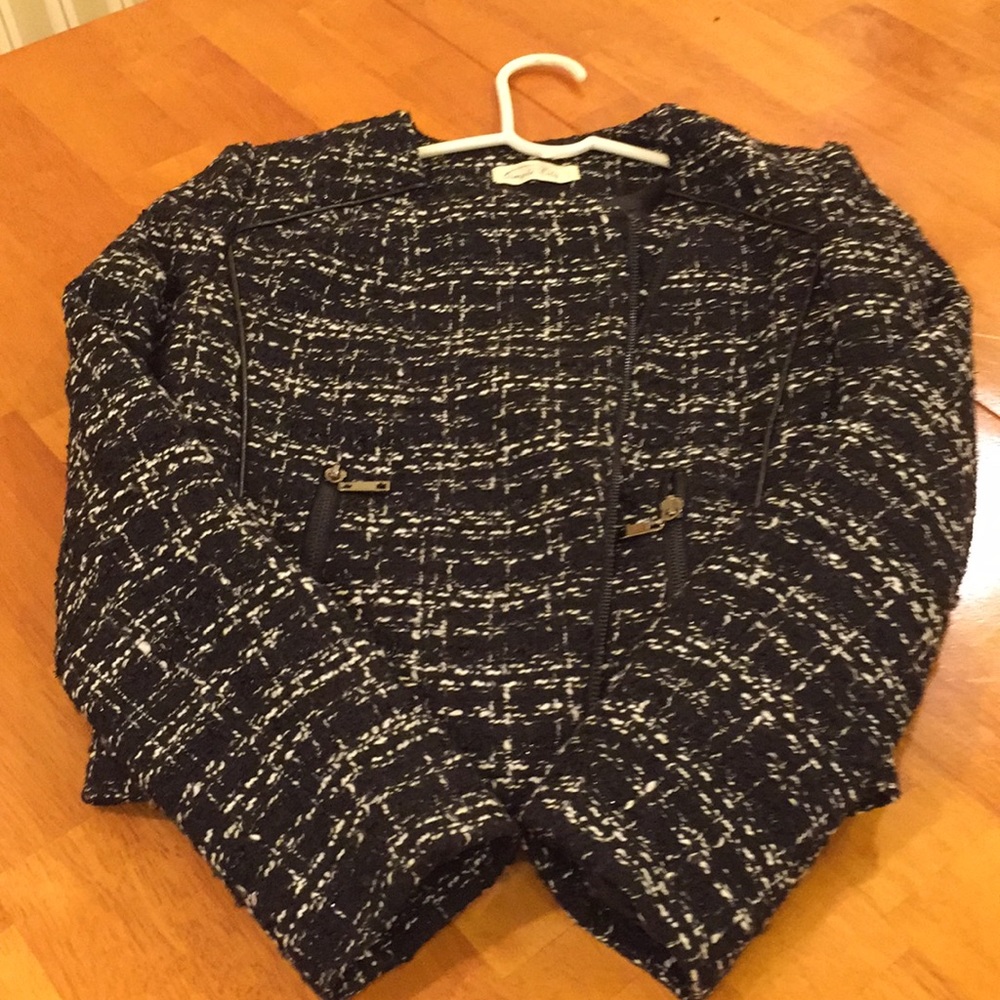 Short tweed jacket